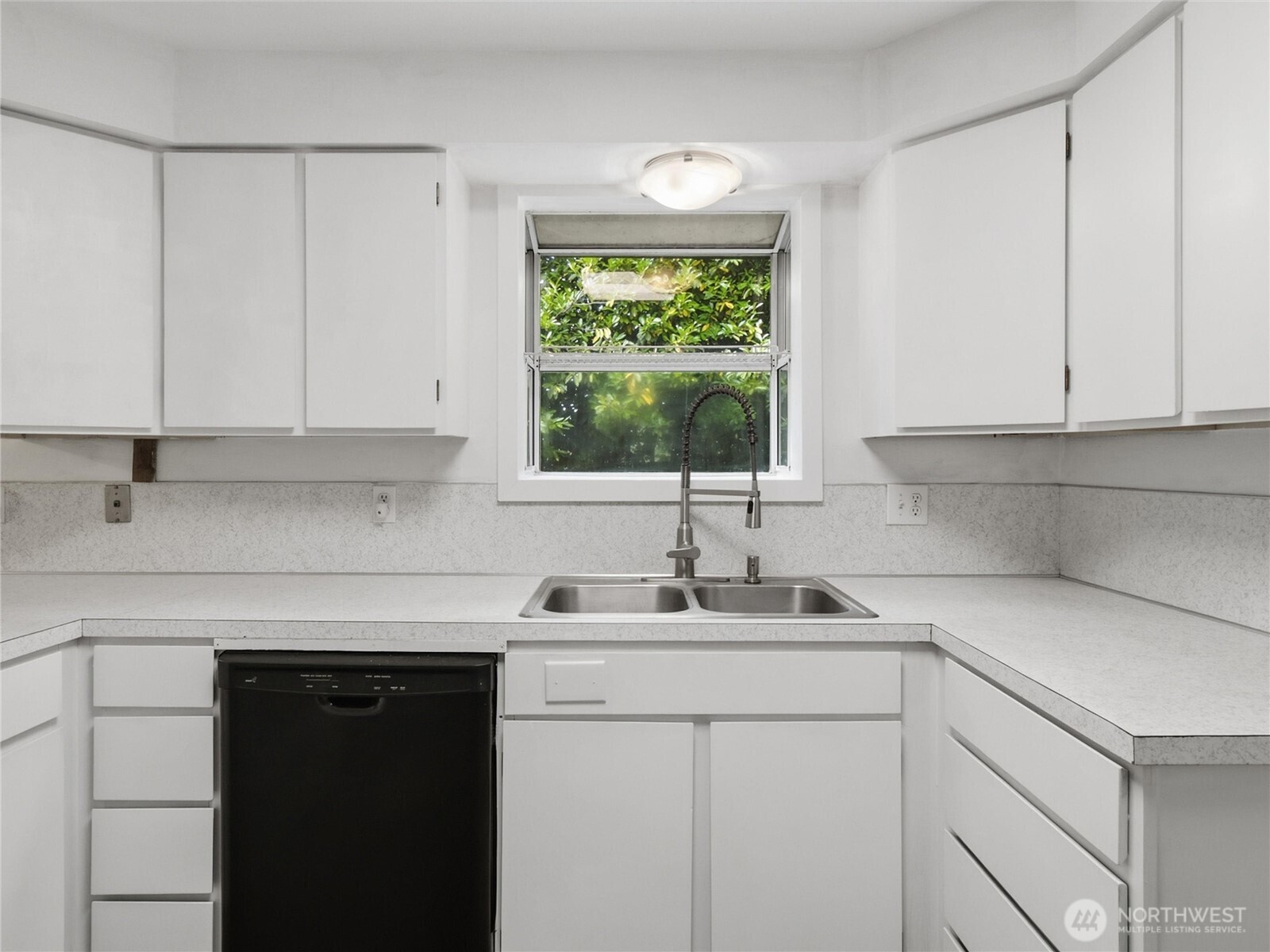 7738 Long Lake Court Property Photo 12