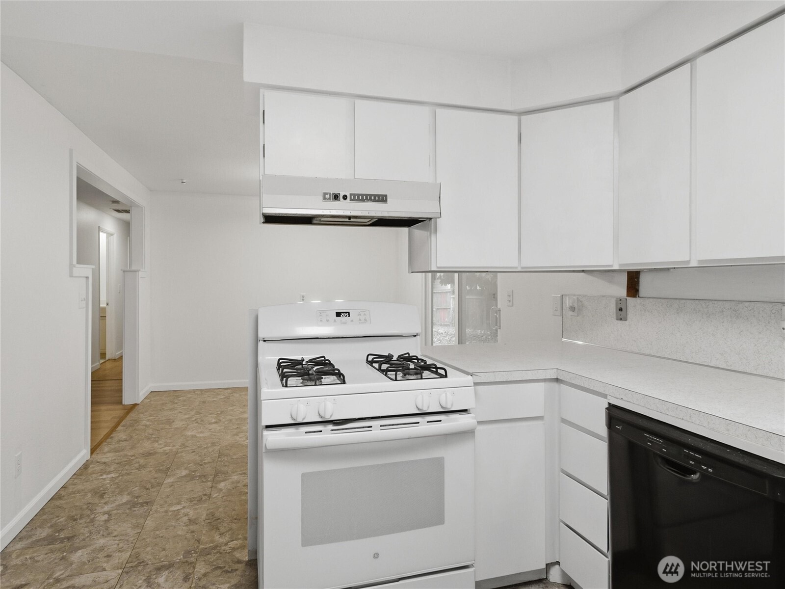 7738 Long Lake Court Property Photo 13