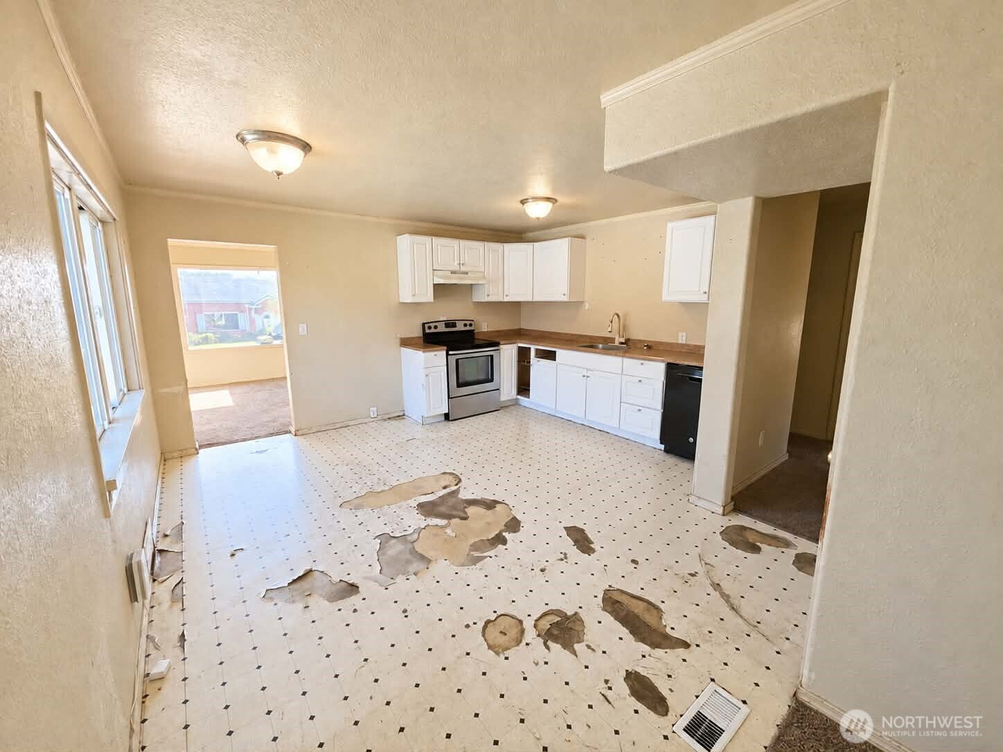 2905 Simpson Avenue Property Photo 8