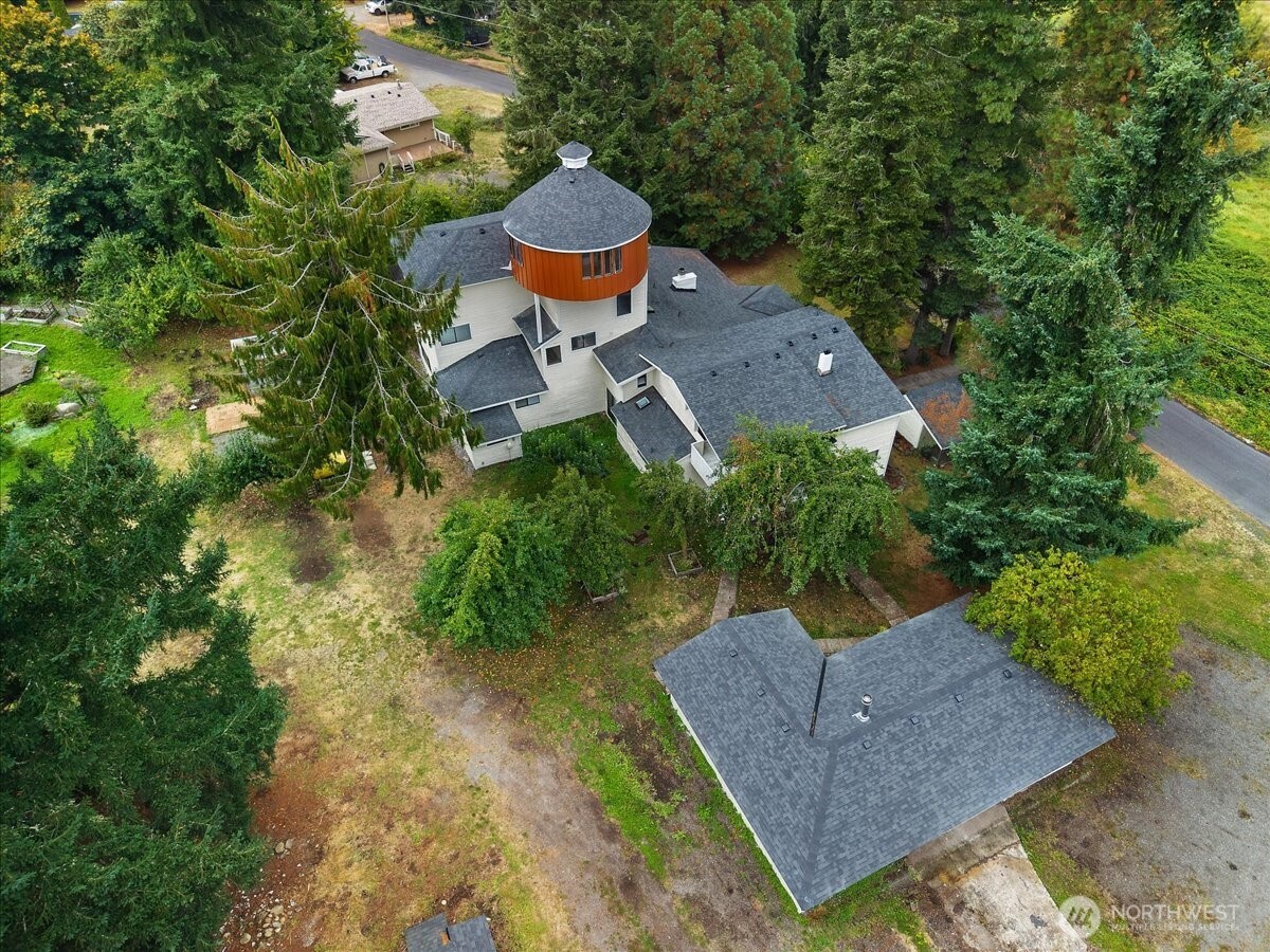 1497 Old Military Road Property Photo 3