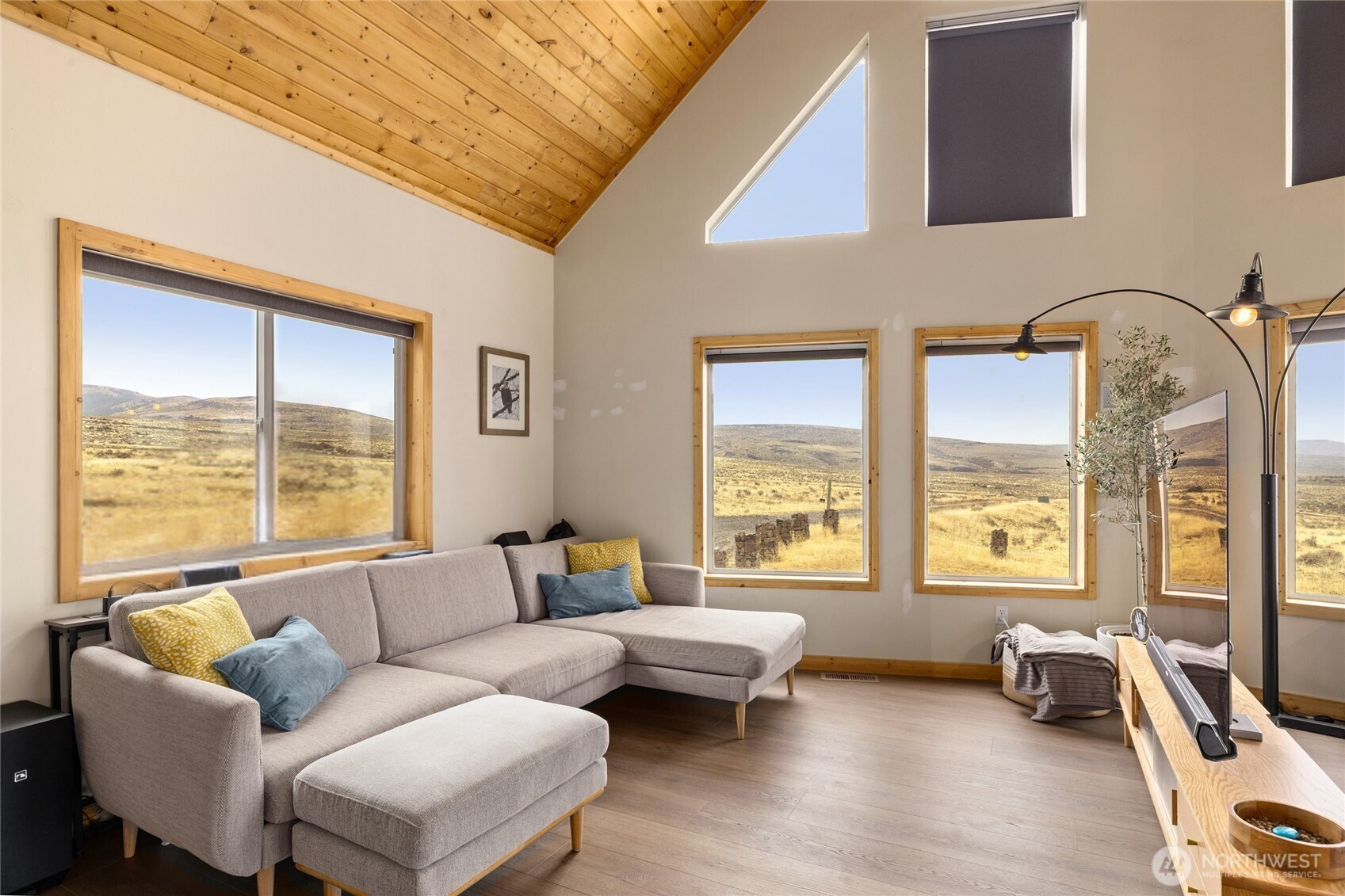 1231 Secret Canyon Road Property Photo 6