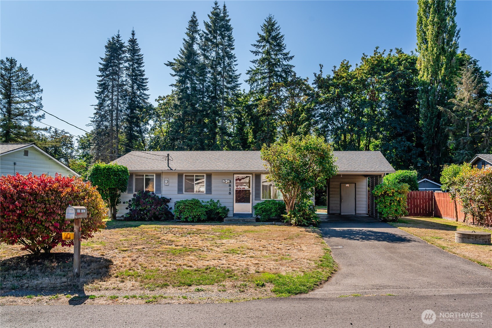 3818 103rd Street Property Photo 2