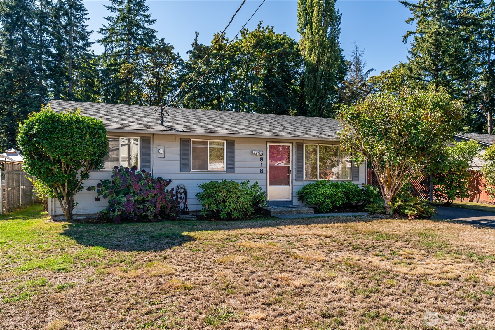 3818 103rd Street Property Photo 3