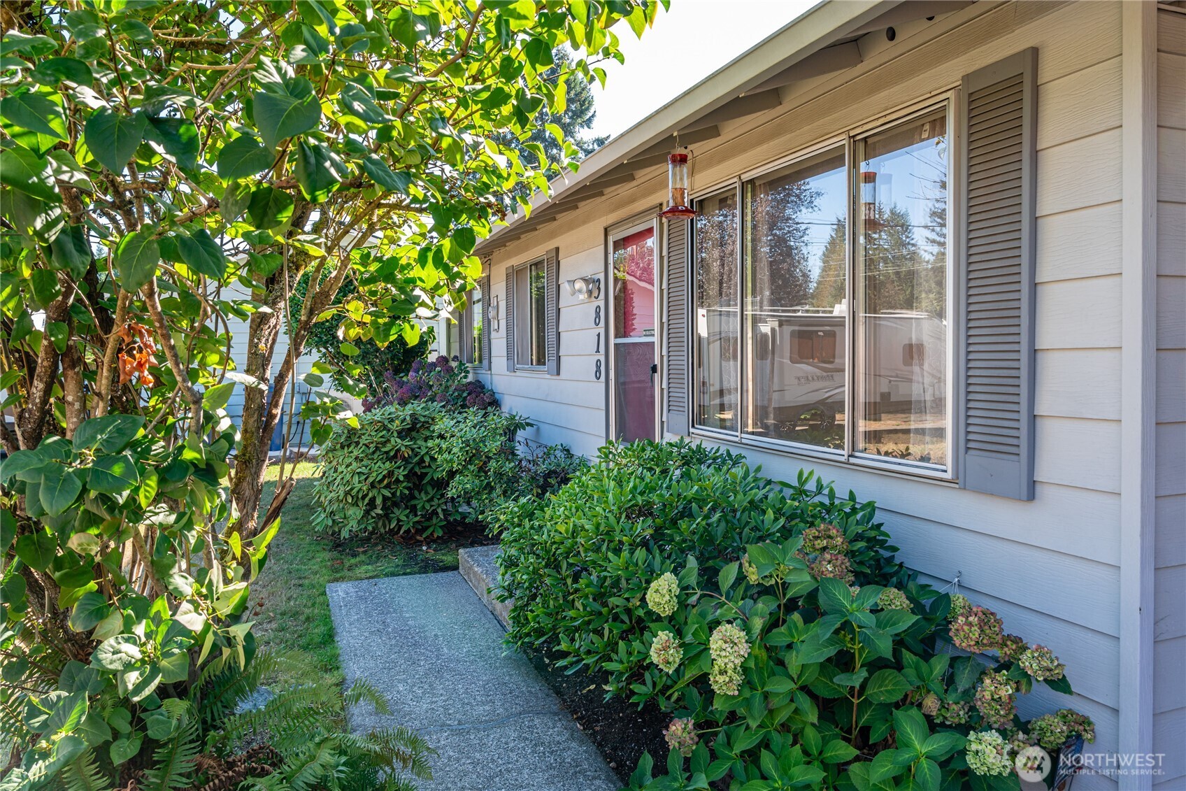 3818 103rd Street Property Photo 4
