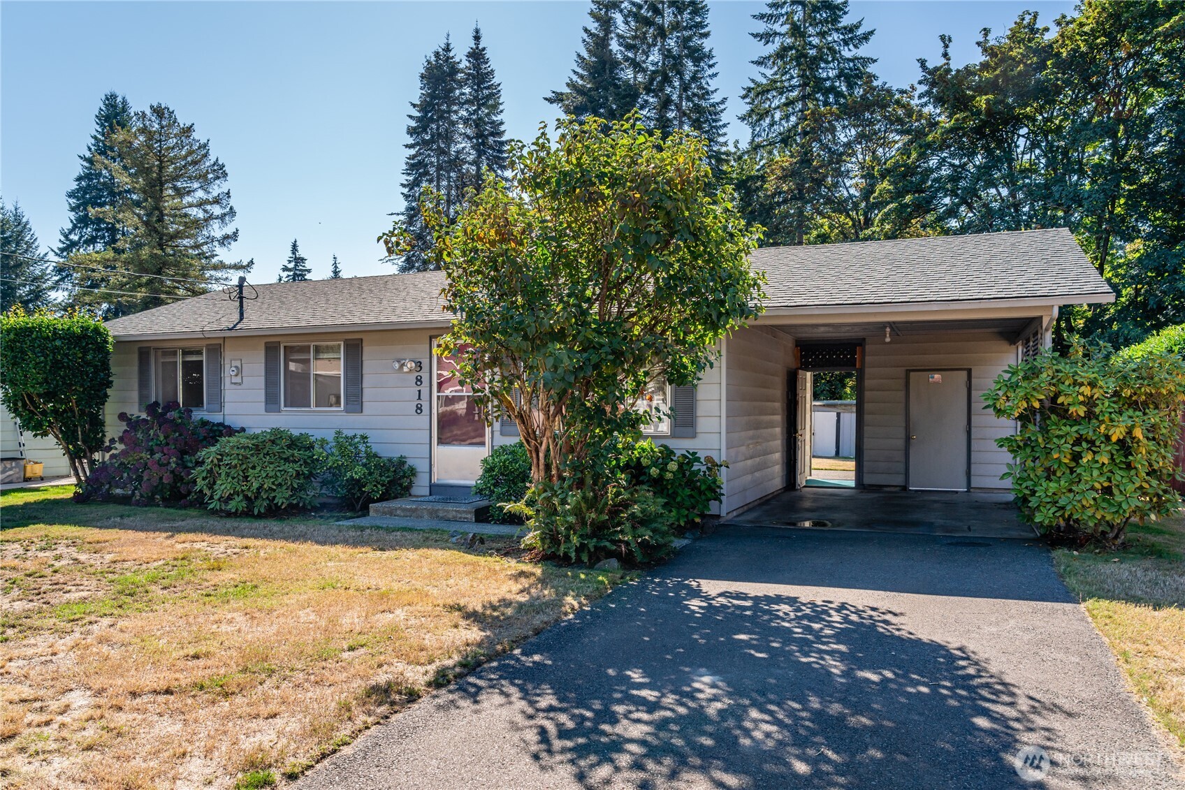 3818 103rd Street Property Photo 5