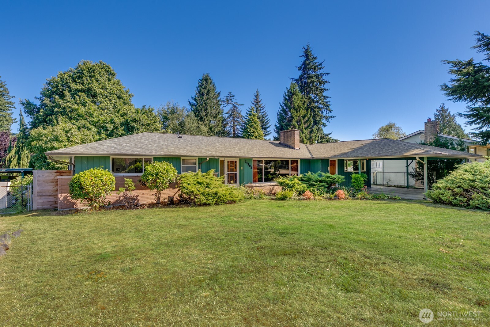 11303 1st Place Property Photo 3