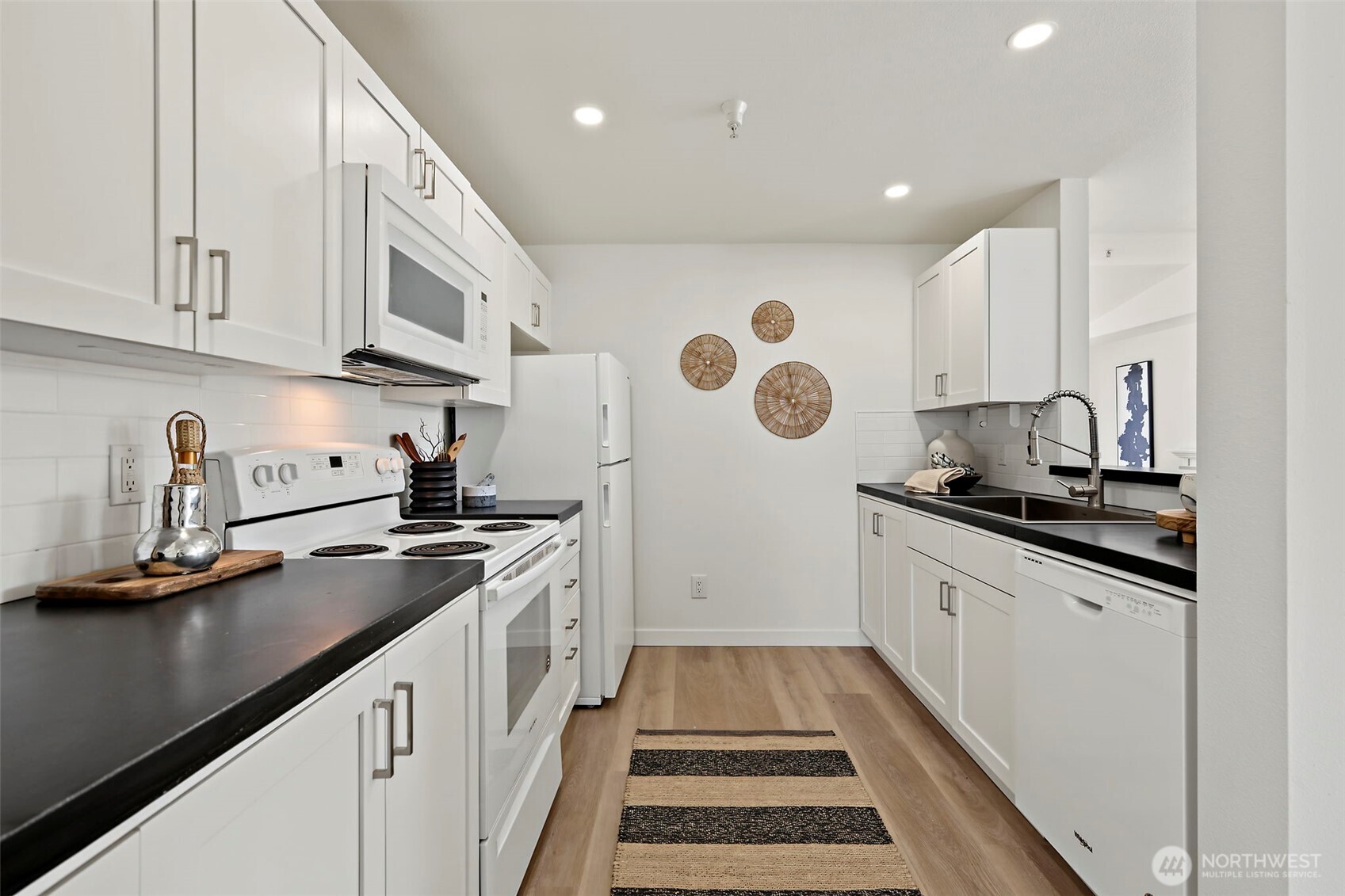 901 Sunset Boulevard B307 Property Photo 6
