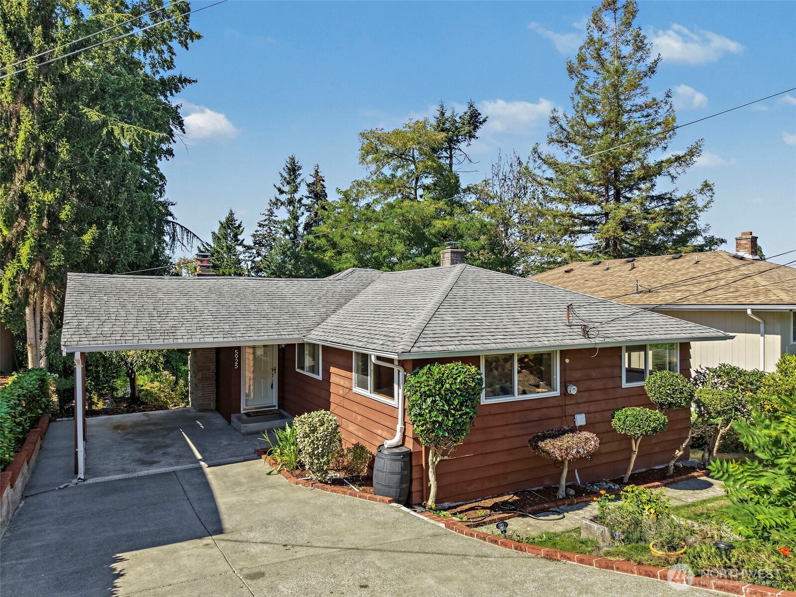 5925 48th Avenue Property Photo 1