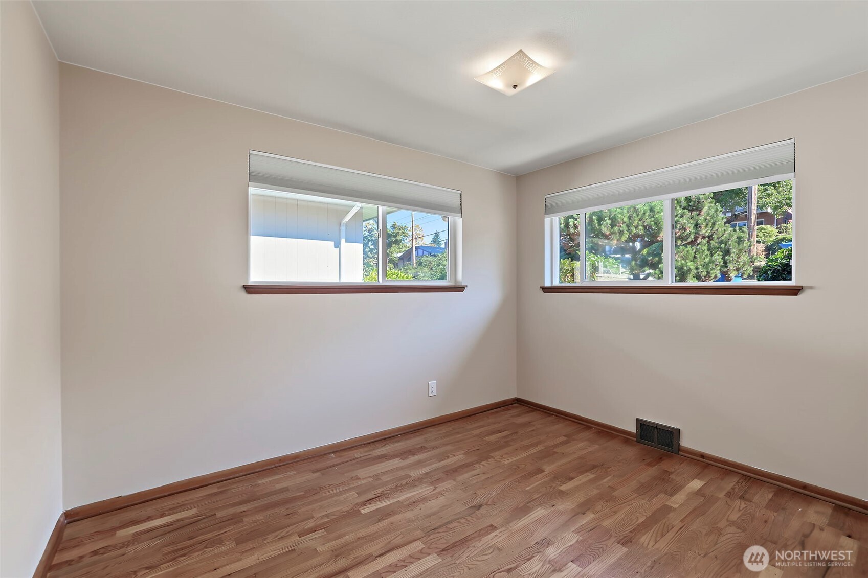 5925 48th Avenue Property Photo 16