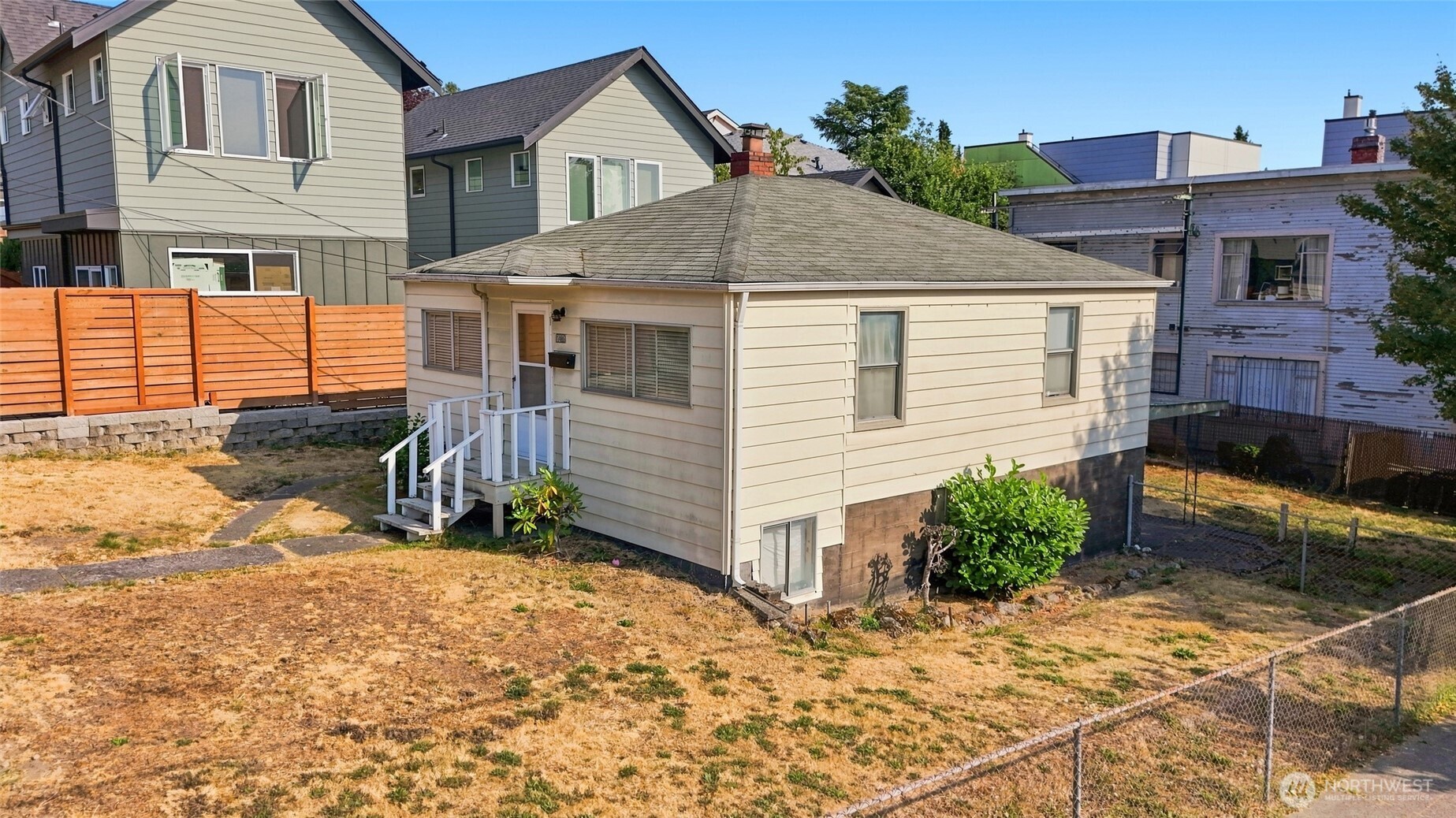 1403 E Alder Street Property Photo 2