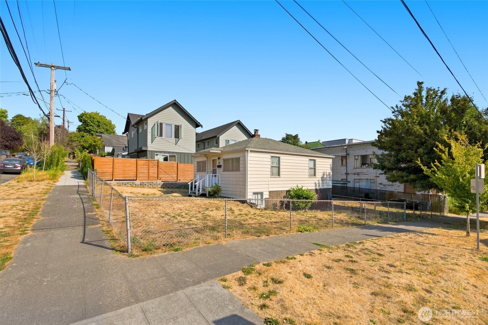 1403 E Alder Street Property Photo 3