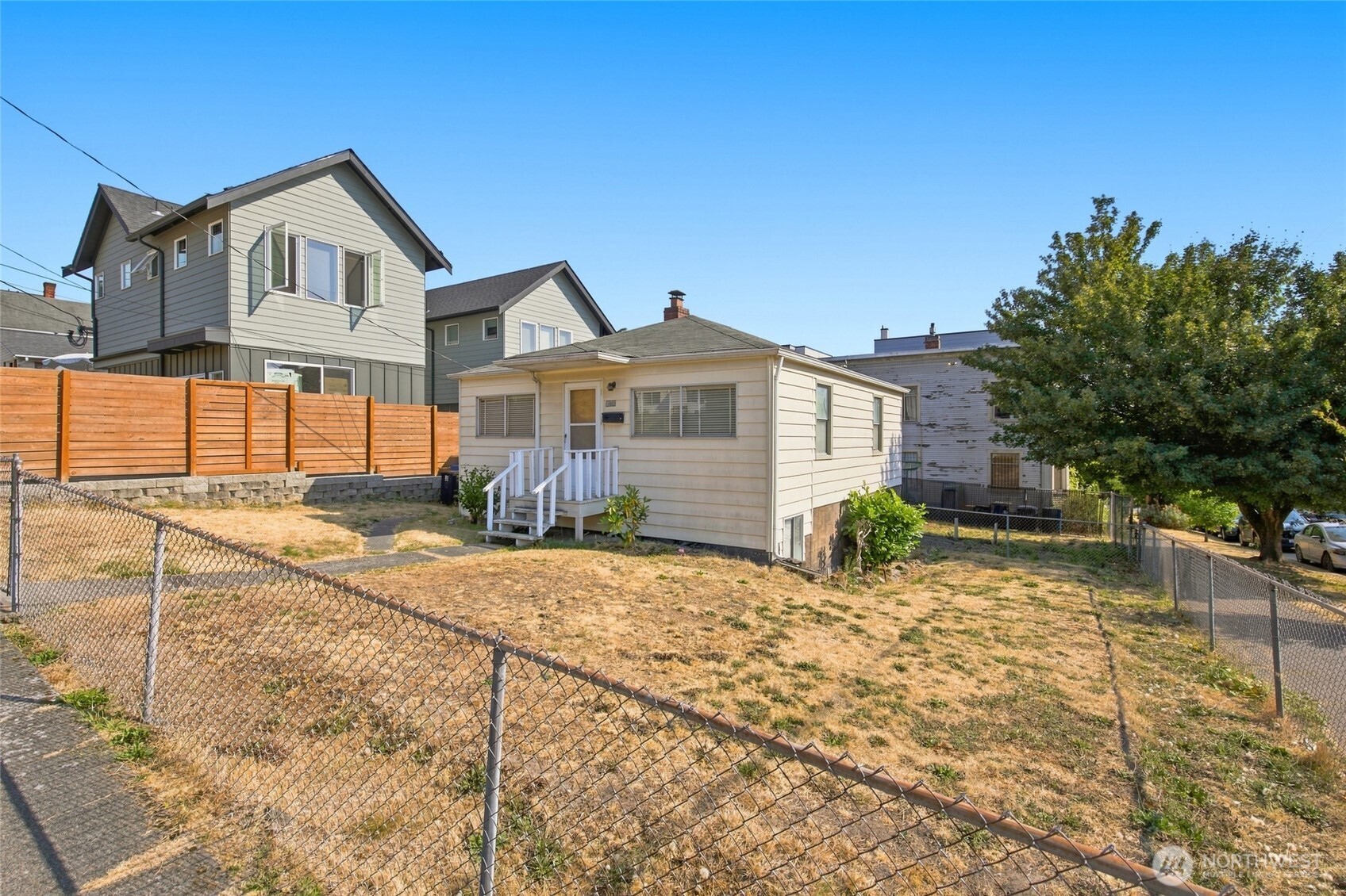 1403 E Alder Street Property Photo 4