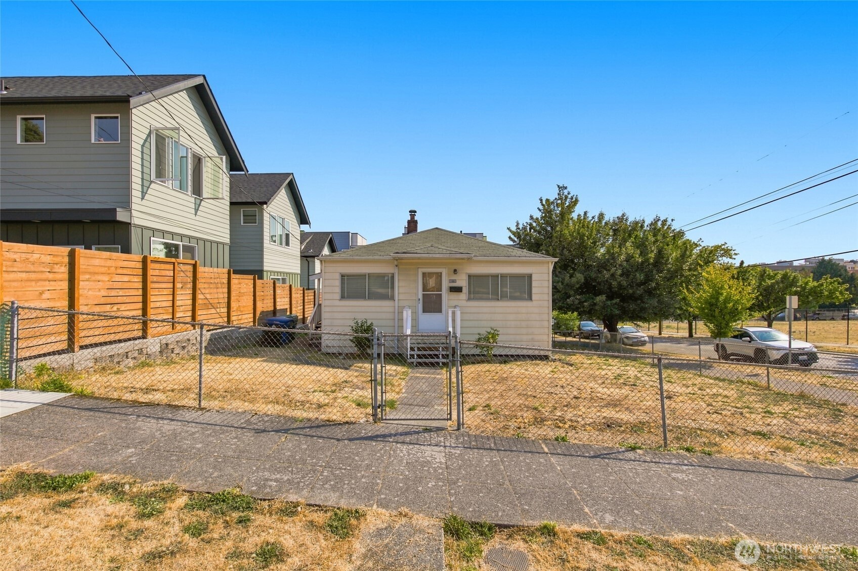 1403 E Alder Street Property Photo 5