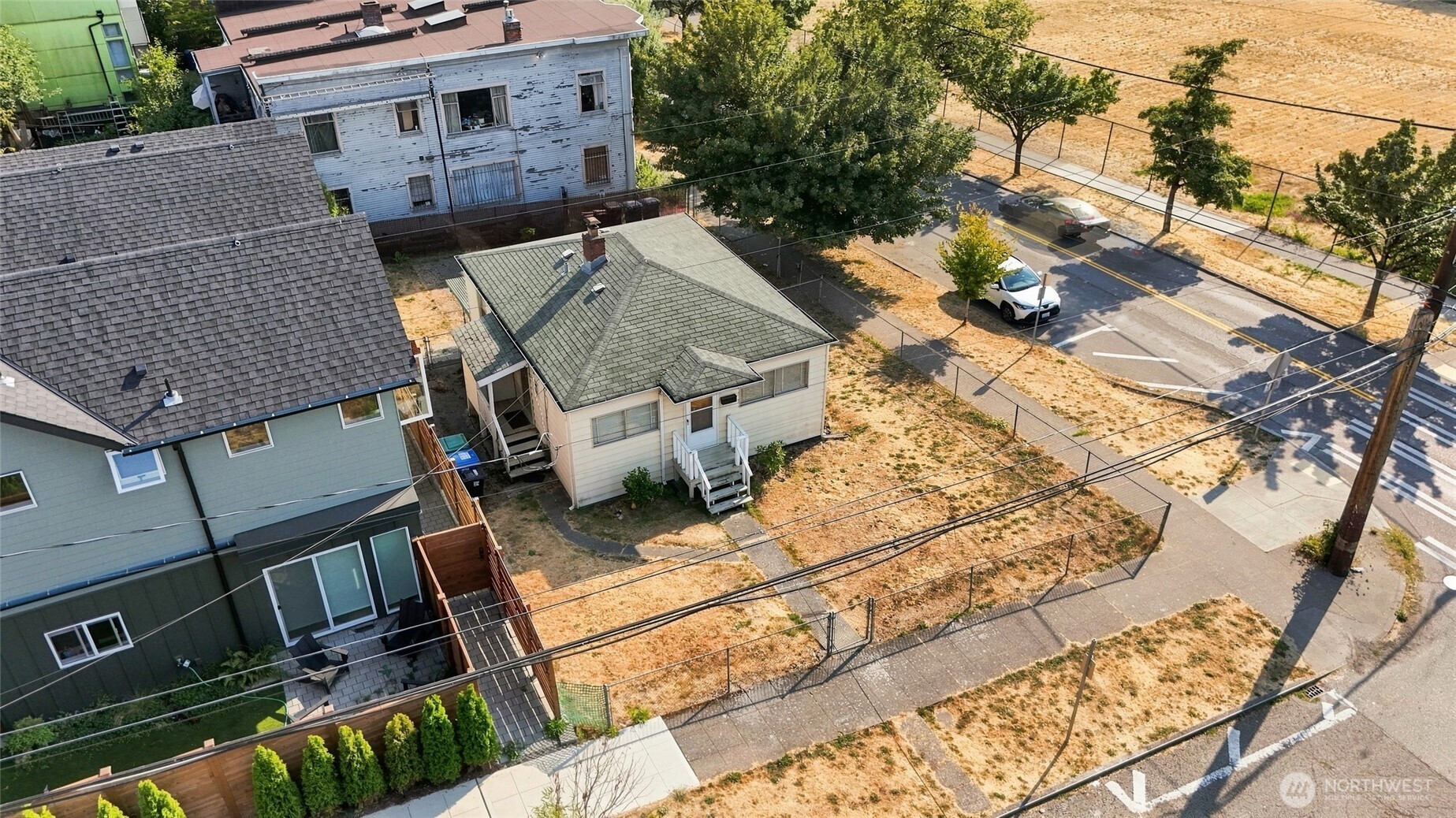 1403 E Alder Street Property Photo 6