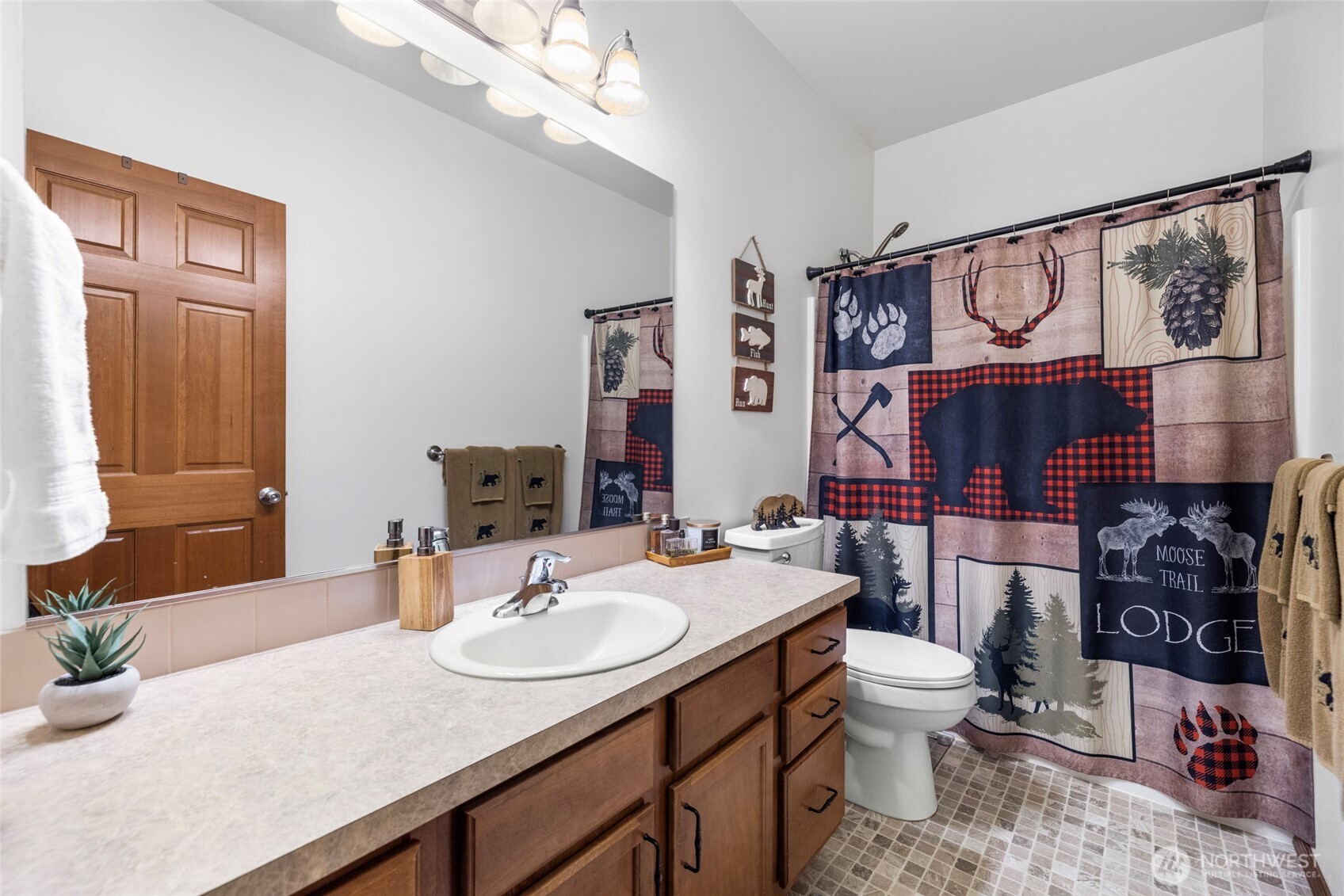 7915 Renic Drive Property Photo 17