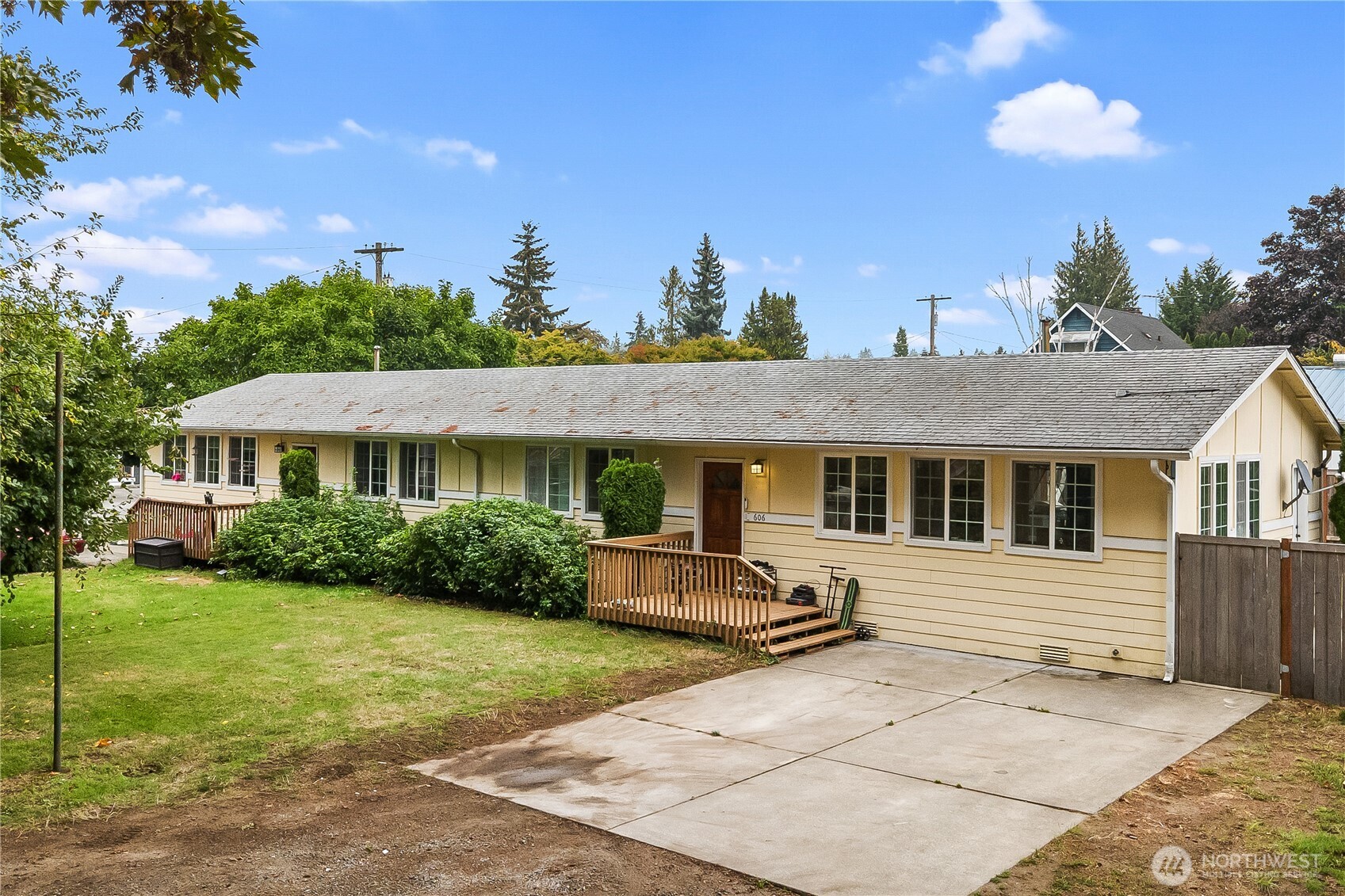 602 & 606 Alexander Avenue Property Photo 6