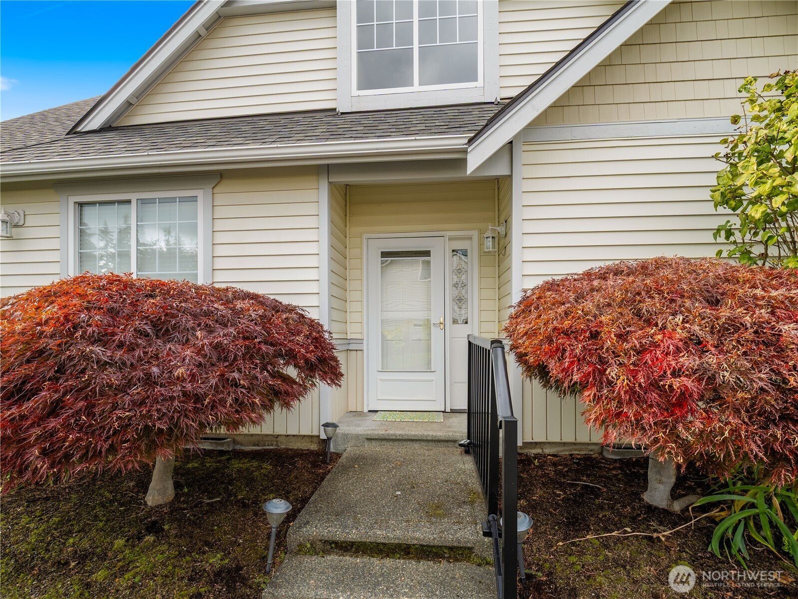16927 91st Avenue Property Photo 5
