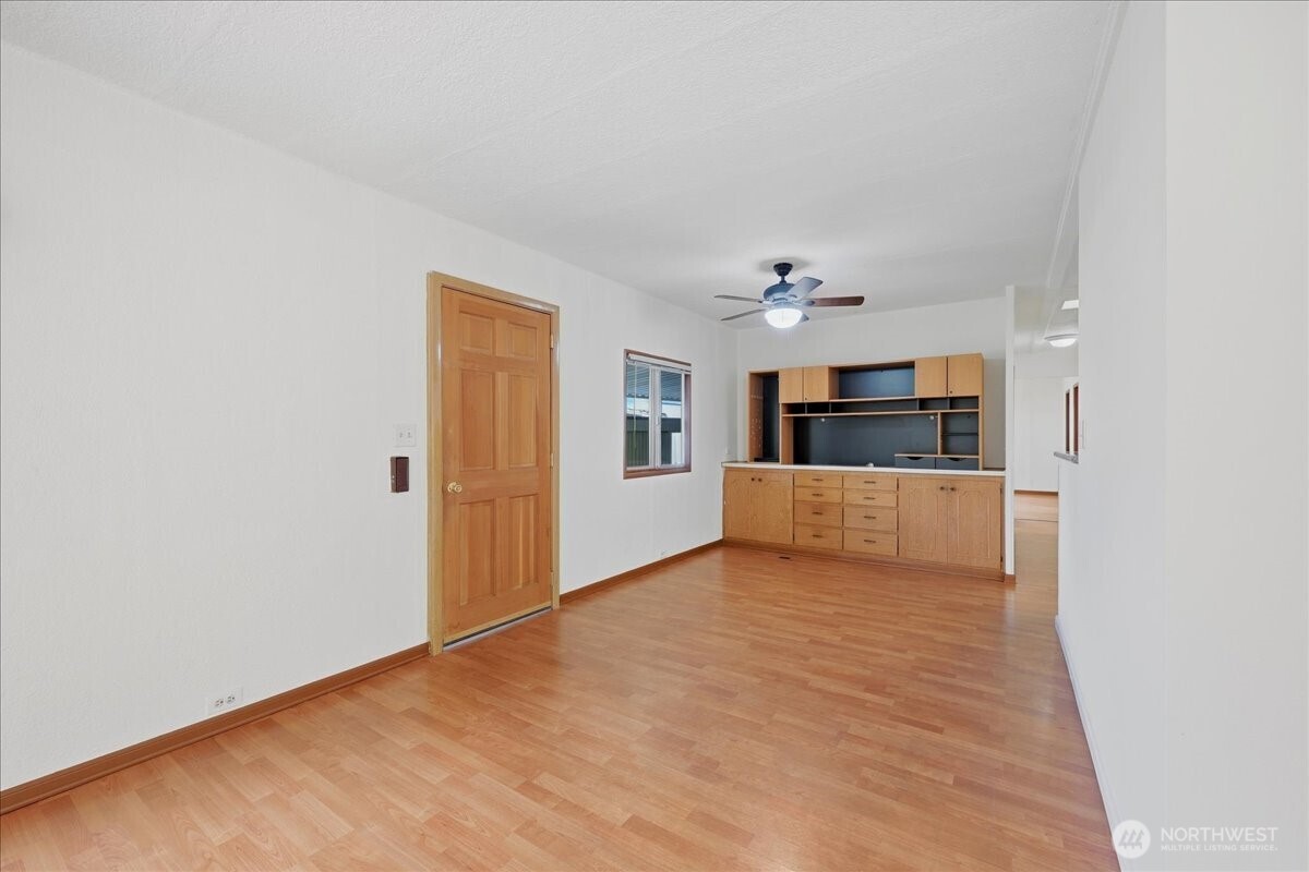11330 E Riverside Drive 40 Property Photo 6