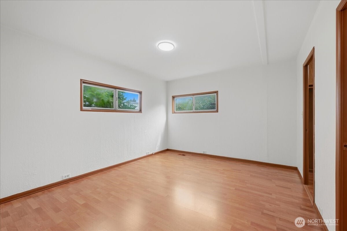11330 E Riverside Drive 40 Property Photo 11