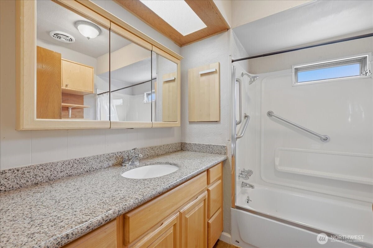 11330 E Riverside Drive 40 Property Photo 14