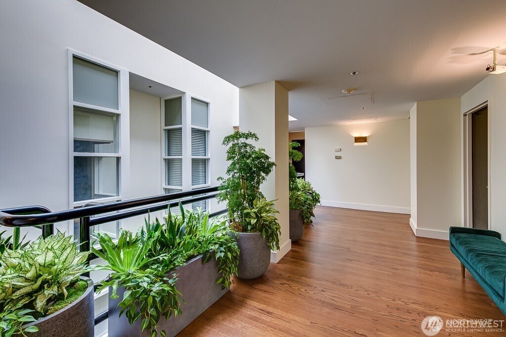 97 S Jackson Street 508 Property Photo 16