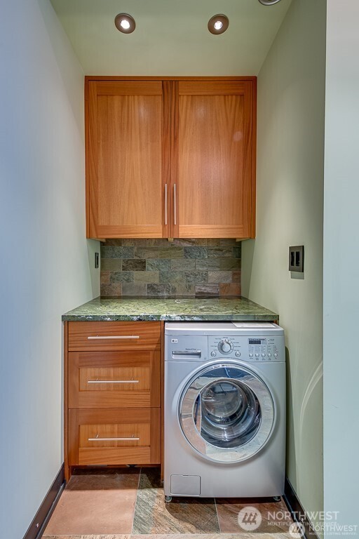 97 S Jackson Street 508 Property Photo 17