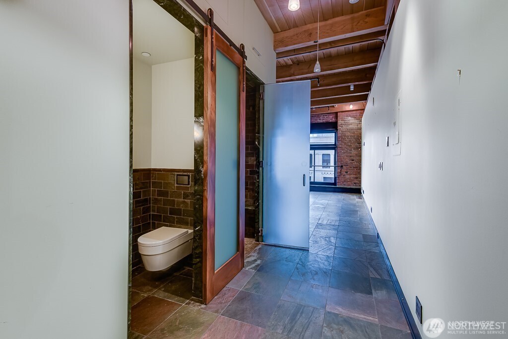 97 S Jackson Street 508 Property Photo 18
