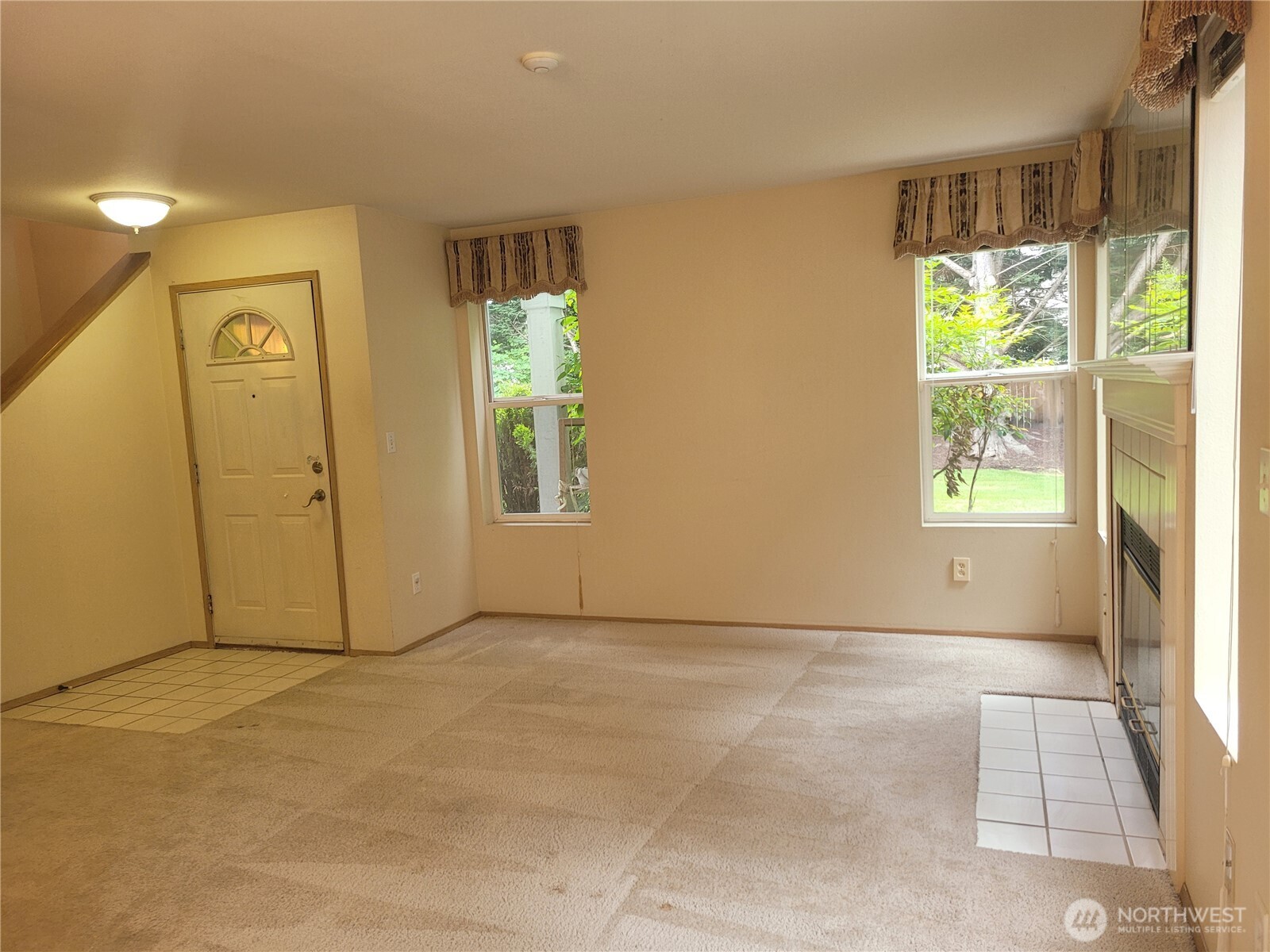 5004 168 Street A Property Photo 4