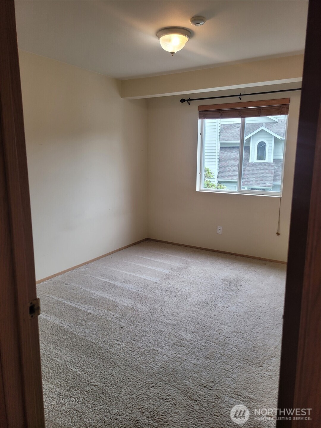 5004 168 Street A Property Photo 17
