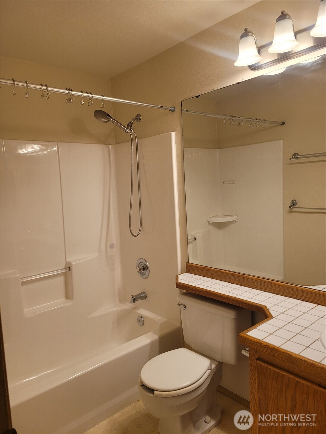 5004 168 Street A Property Photo 23