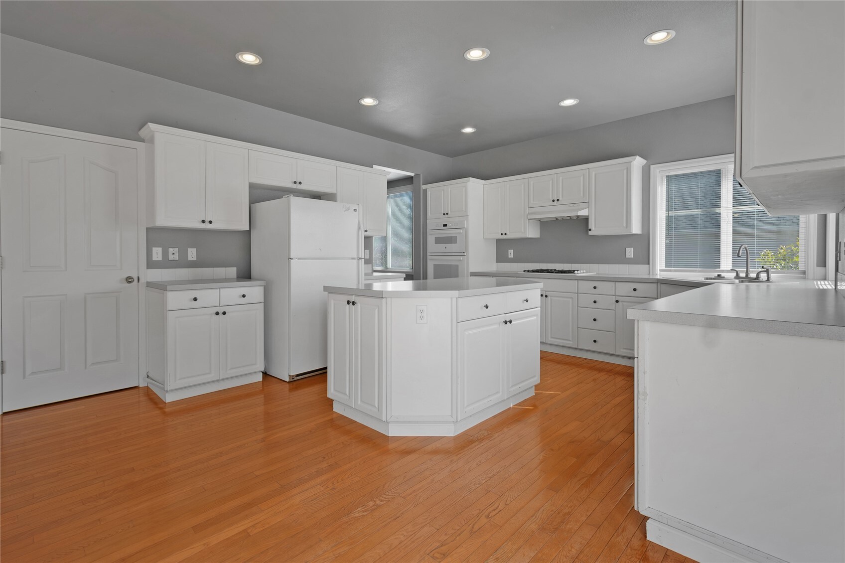 1850 31st Avenue Property Photo 18