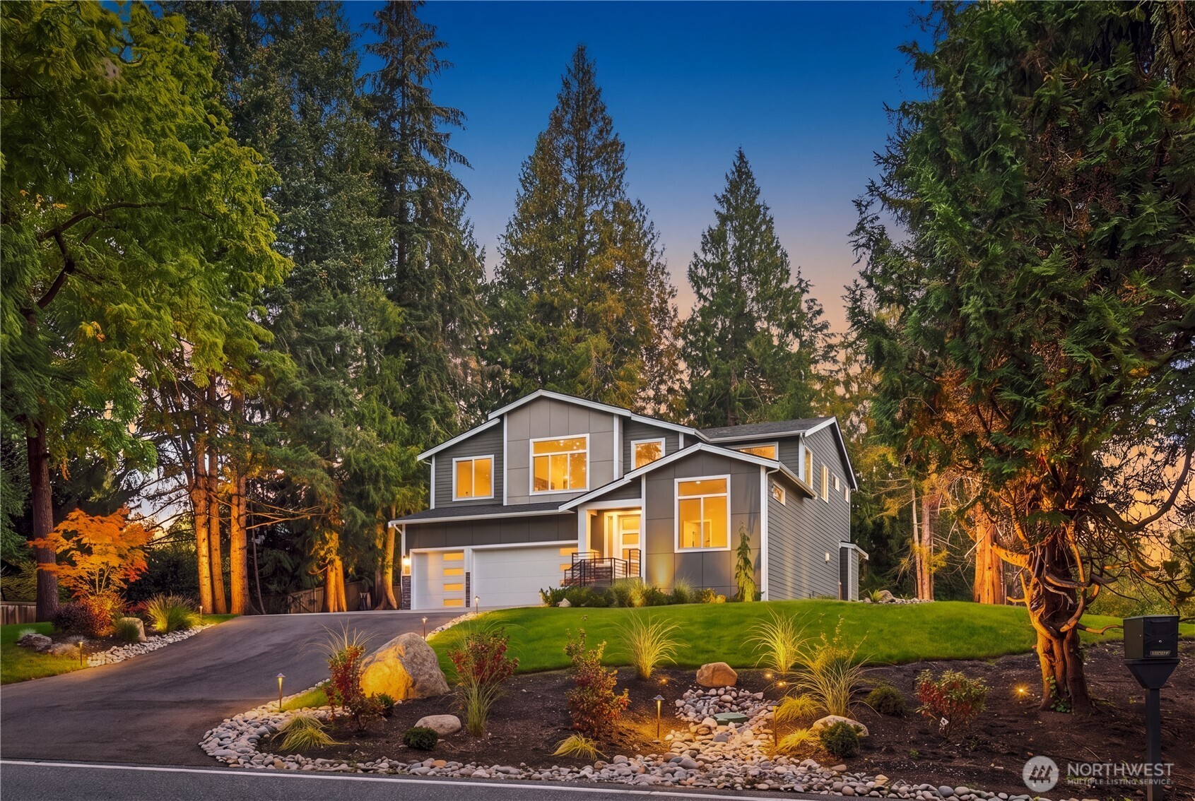 18305 Snohomish Avenue Property Photo 1