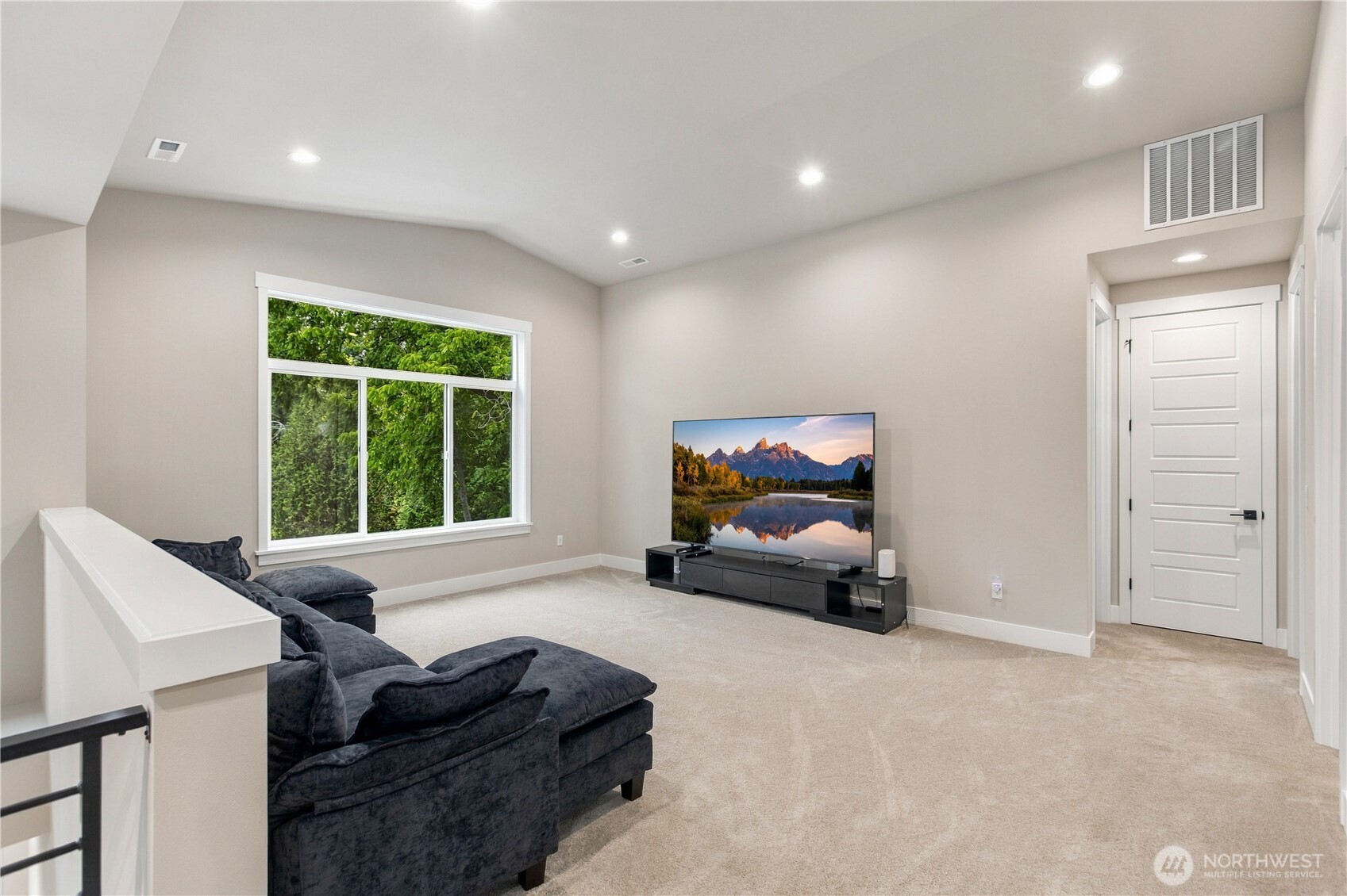 18305 Snohomish Avenue Property Photo 23