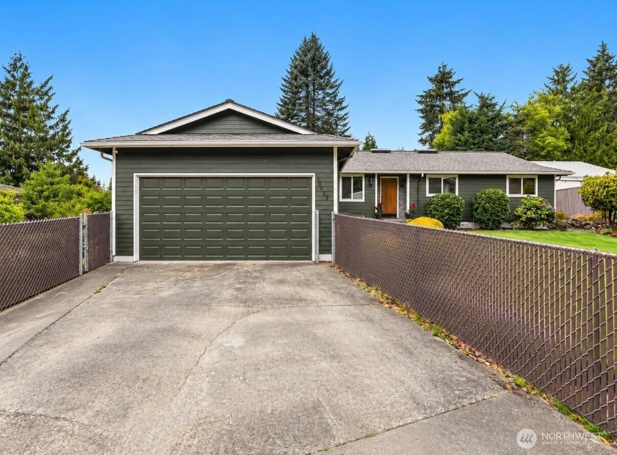 19607 136th Place Property Photo 2