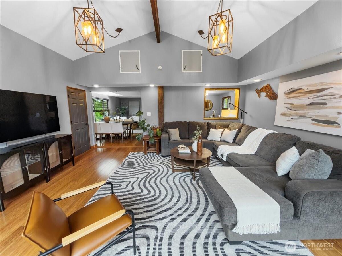 19607 136th Place Property Photo 10