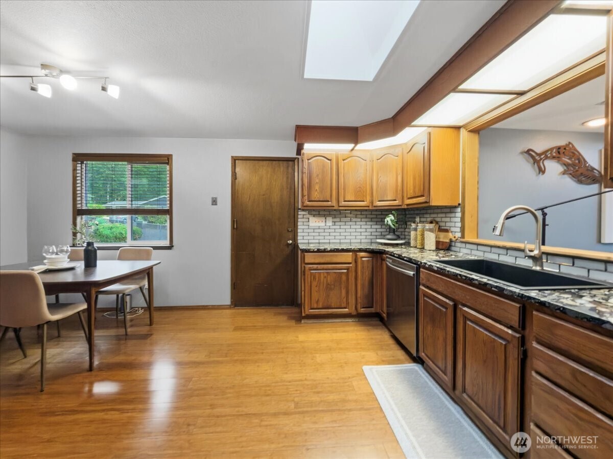 19607 136th Place Property Photo 14