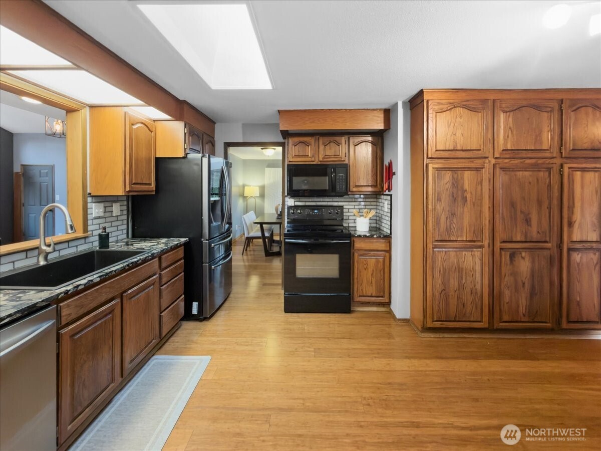 19607 136th Place Property Photo 15