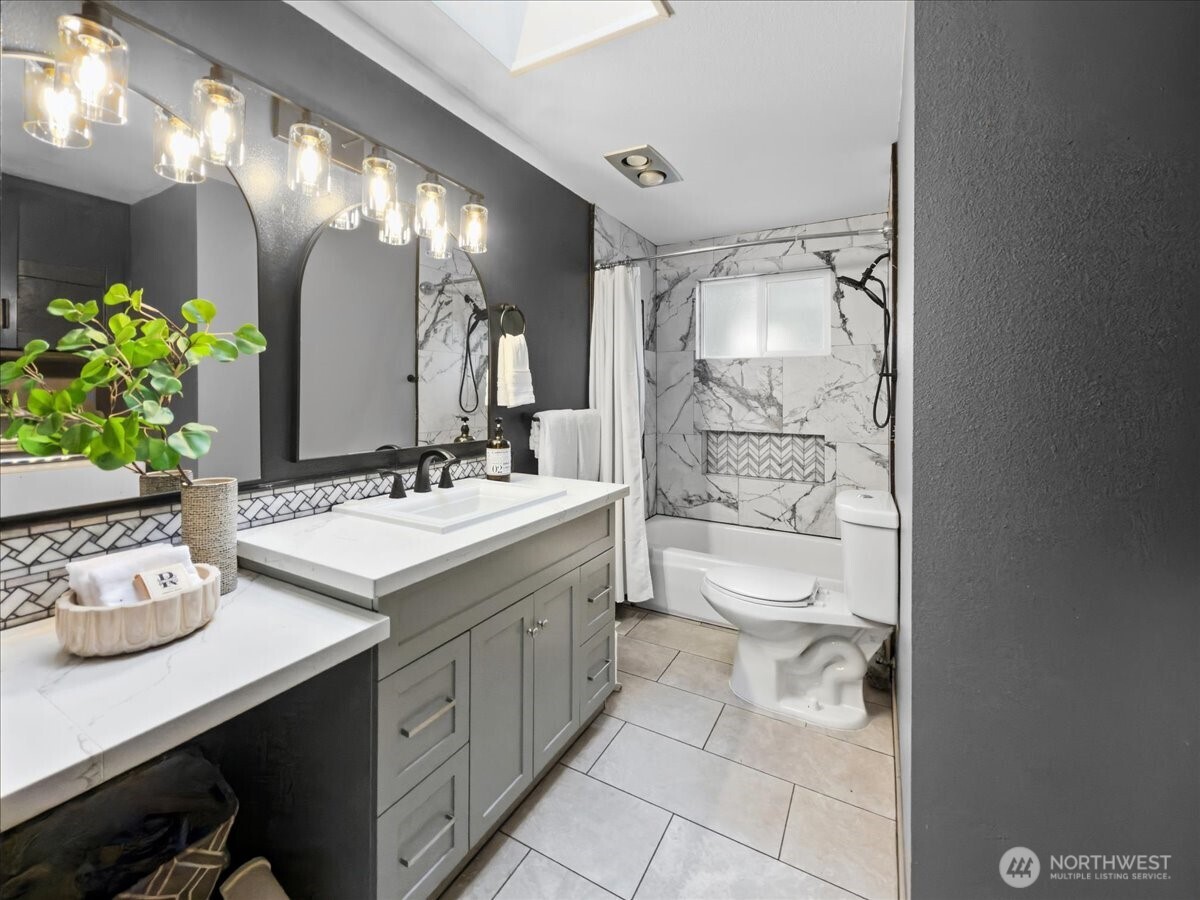 19607 136th Place Property Photo 17