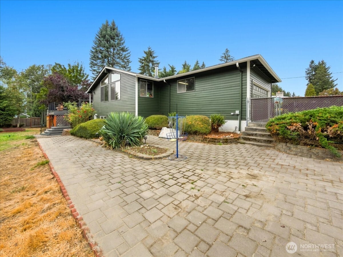 19607 136th Place Property Photo 32