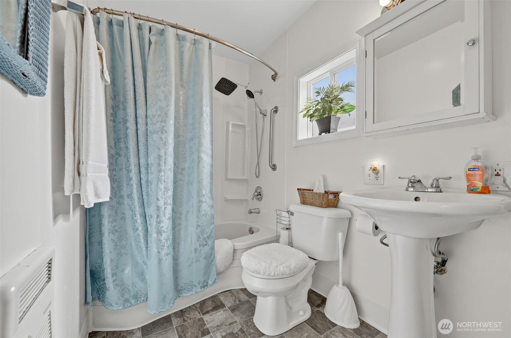 117 J Street Property Photo 24