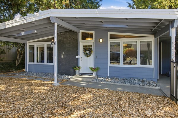 8022 S 112 Street Property Photo 1
