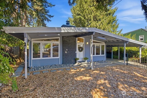 8022 S 112 Street Property Photo 13