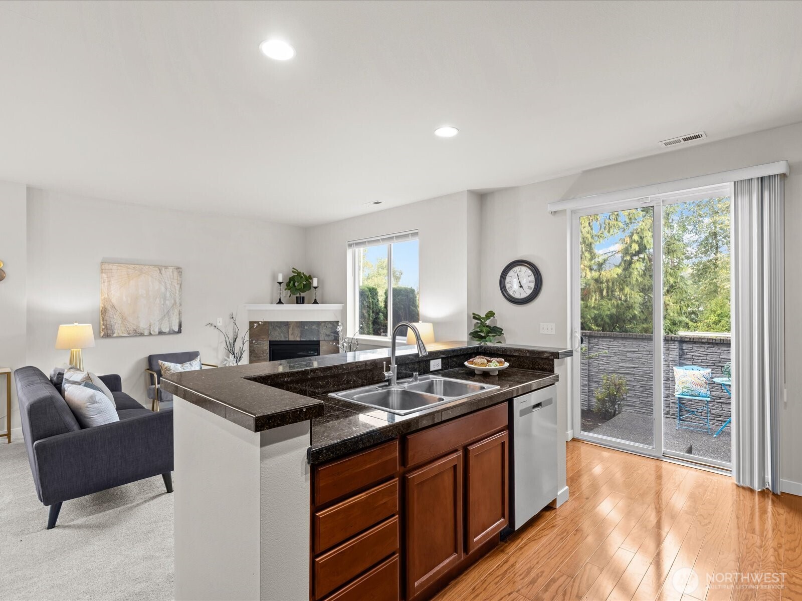 1325 52nd Street Property Photo 14