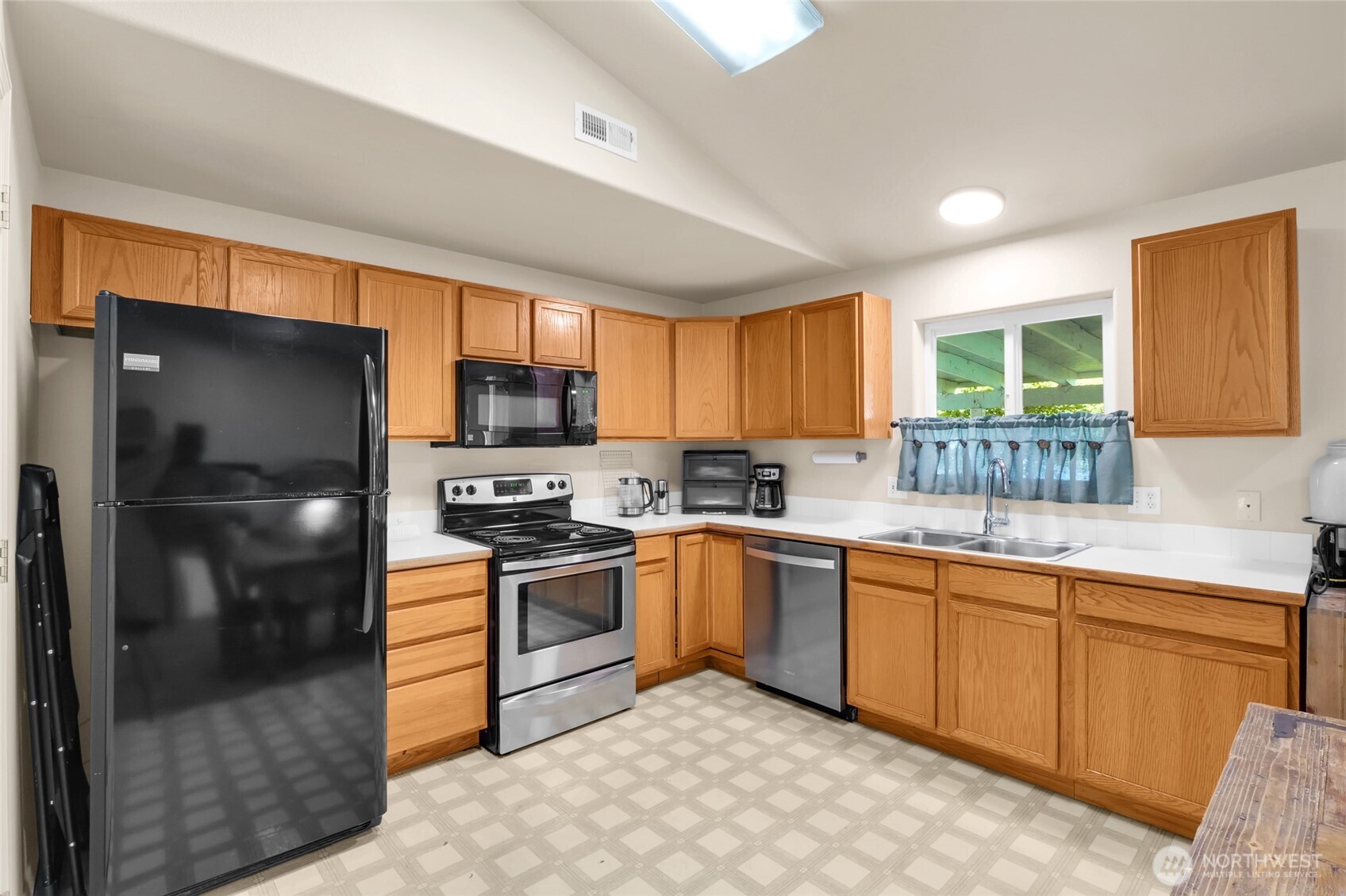 1720 Pirate Lane Property Photo 13