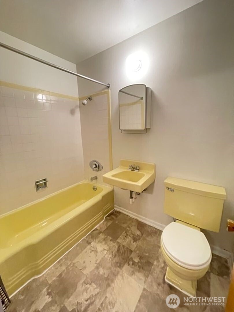 5127 Colby Avenue 3 Property Photo 8