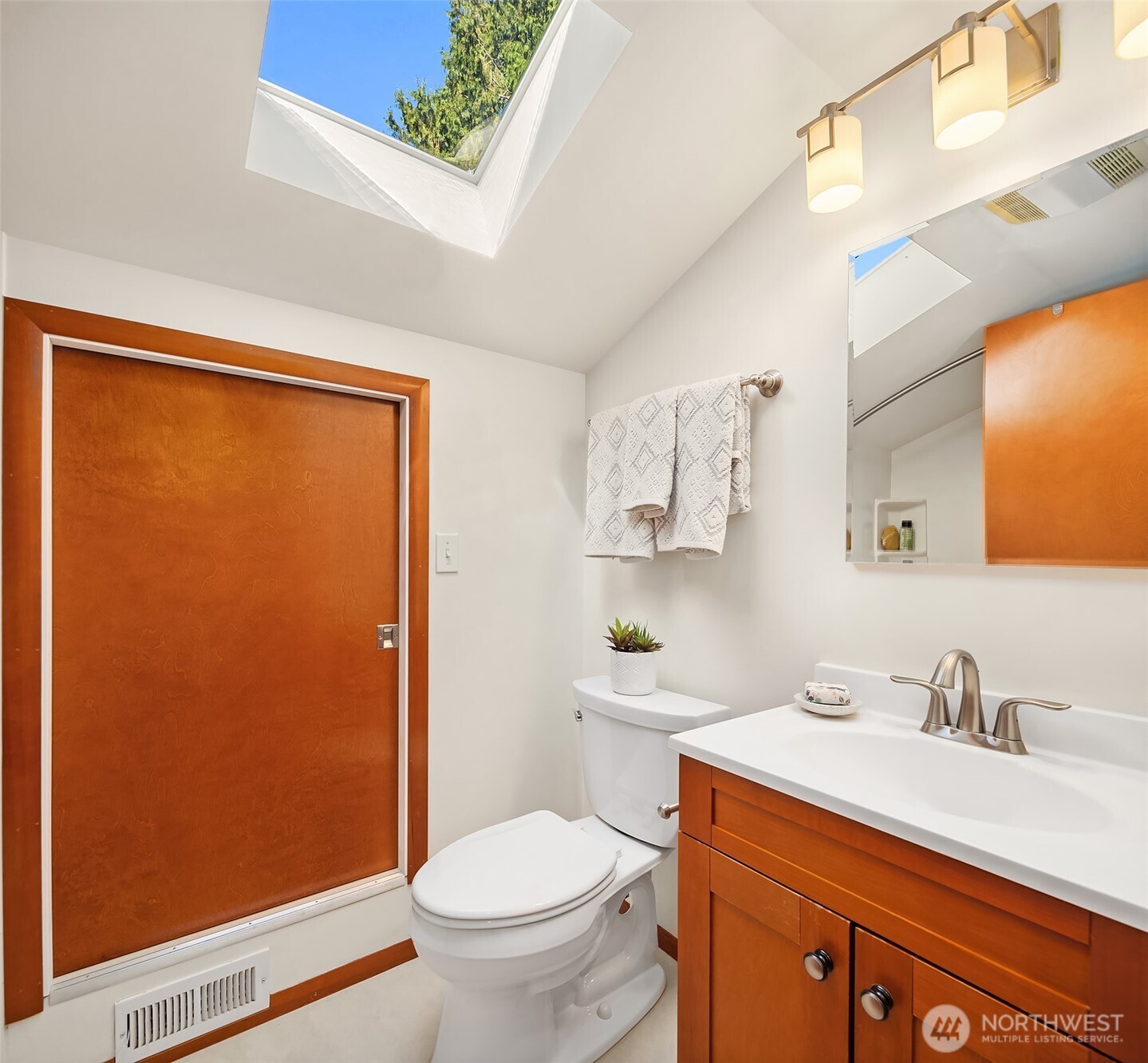 11040 Alton Avenue Property Photo 23