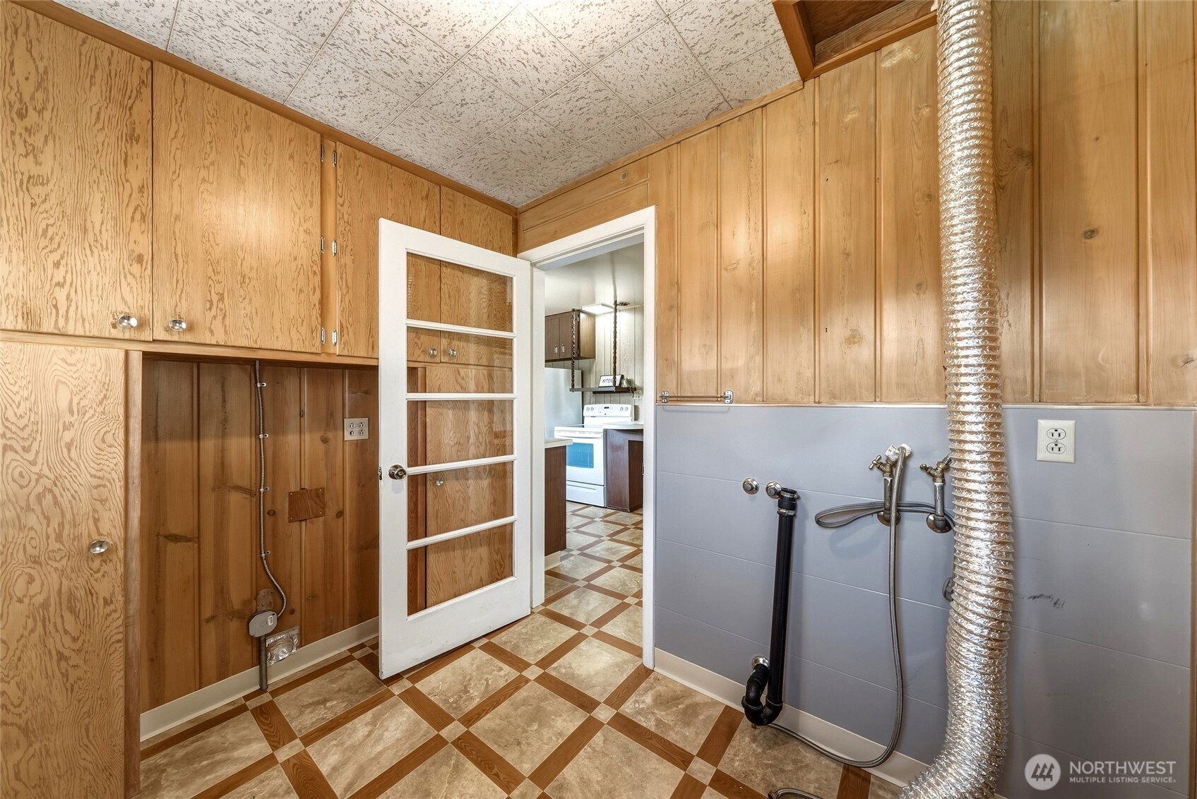 415 S 4th Avenue Property Photo 18