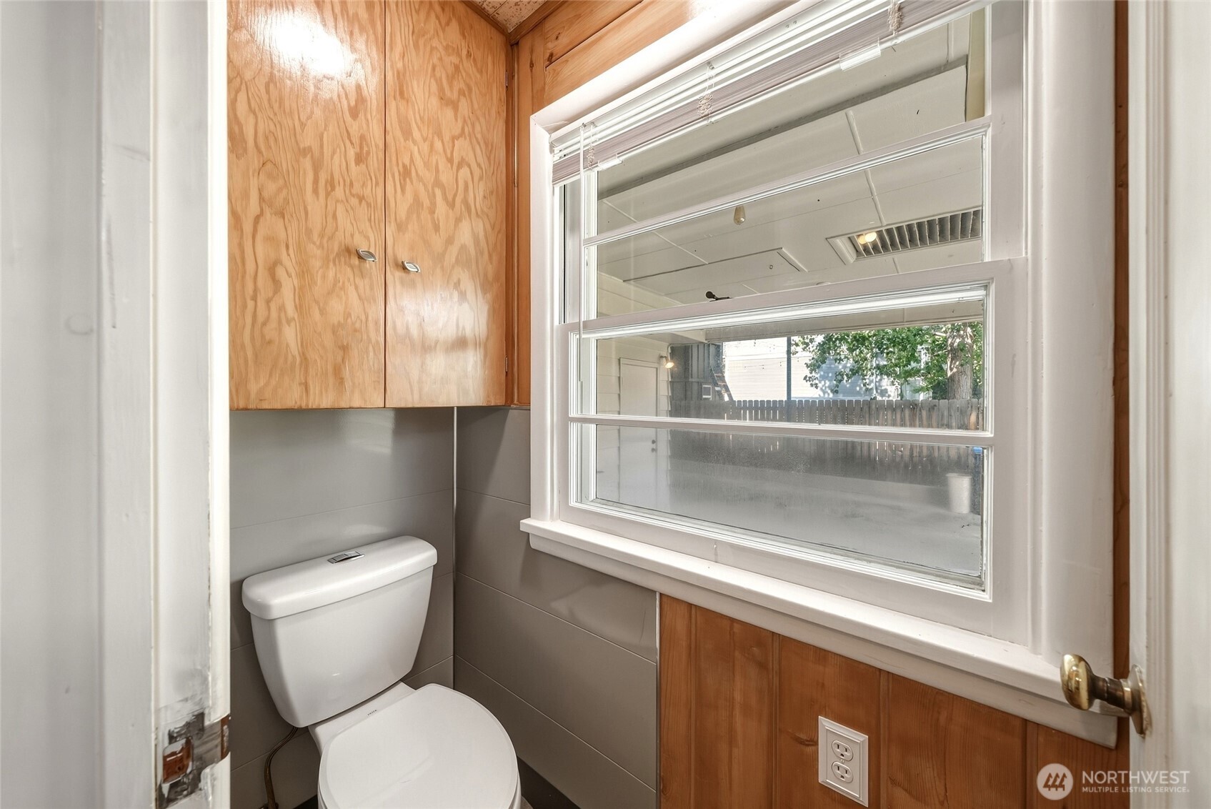 415 S 4th Avenue Property Photo 19