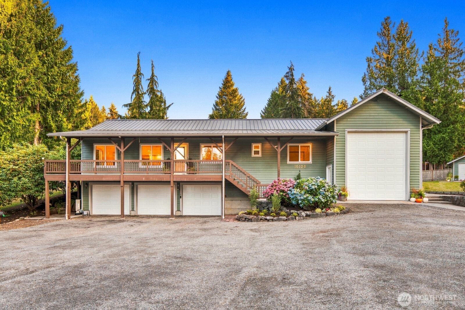 10120 52nd Street Property Photo 2