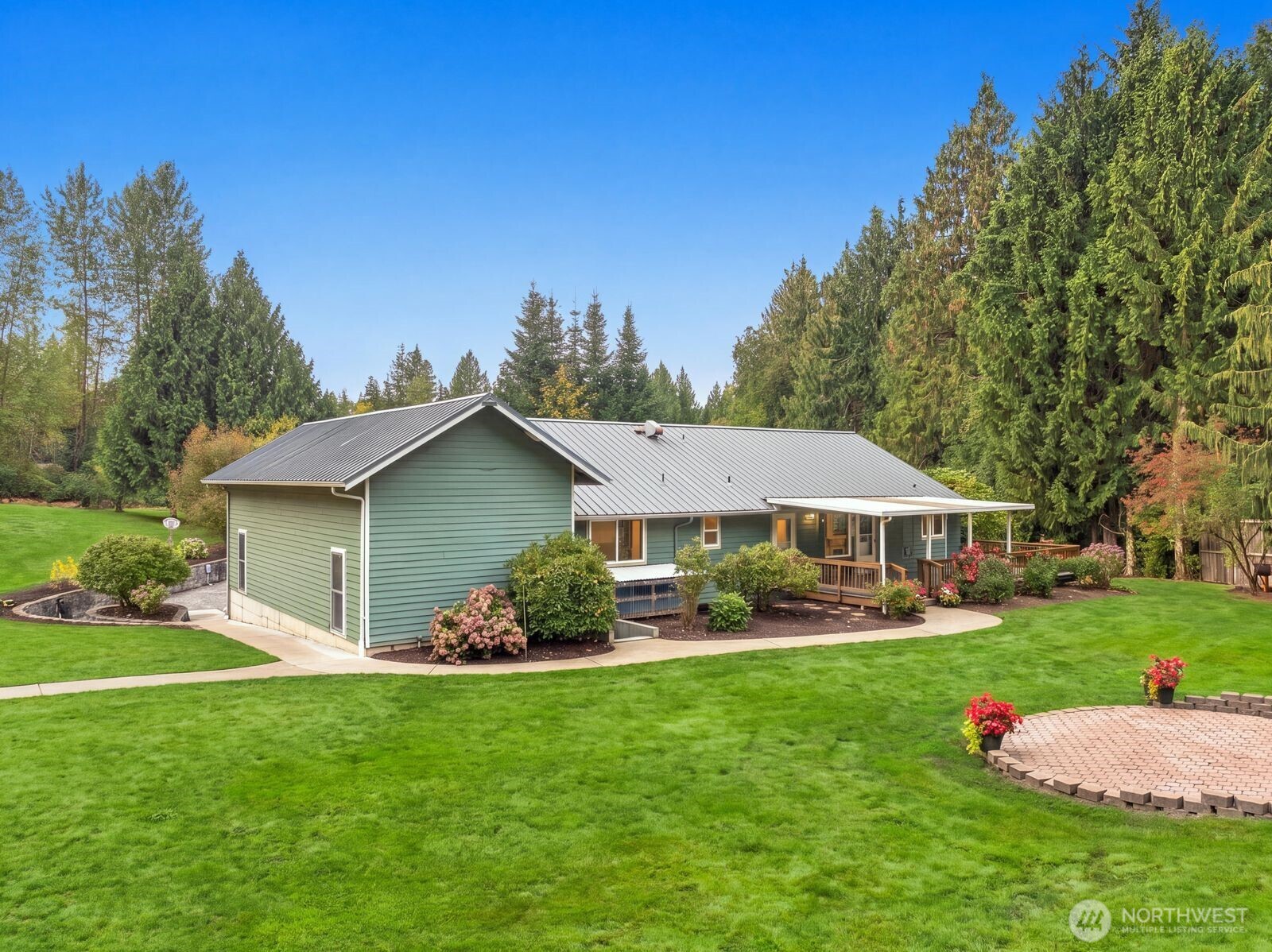 10120 52nd Street Property Photo 4